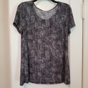 Croft and Barrow black and white design top